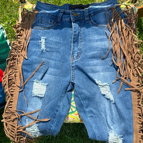 Purple Candy Denim - Get your Nashville on! Juniors size M (7/9). Fringe jeans.